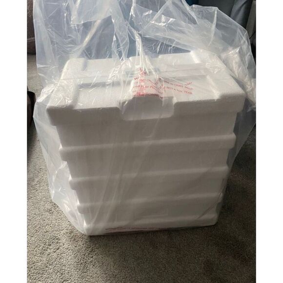 Sideshow The Child Mandalorian Life Size Statue - Picture 4 of 8